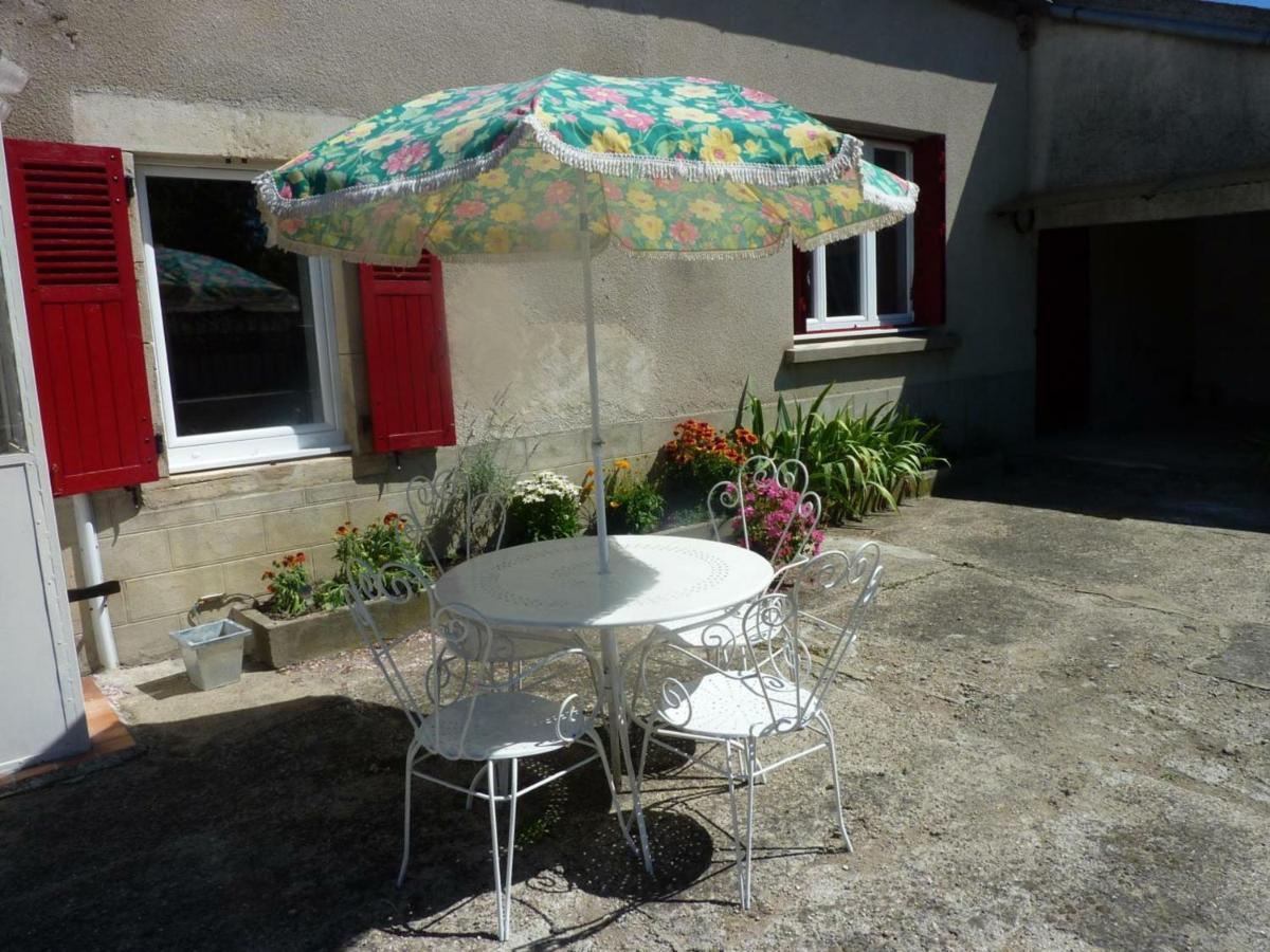 Maison Renovee Avec Cour Privee, Proche De Gannat, 3 Chambres, Animaux Acceptes, Equipements Modernes. - Fr-1-489-37 Poezat Zewnętrze zdjęcie